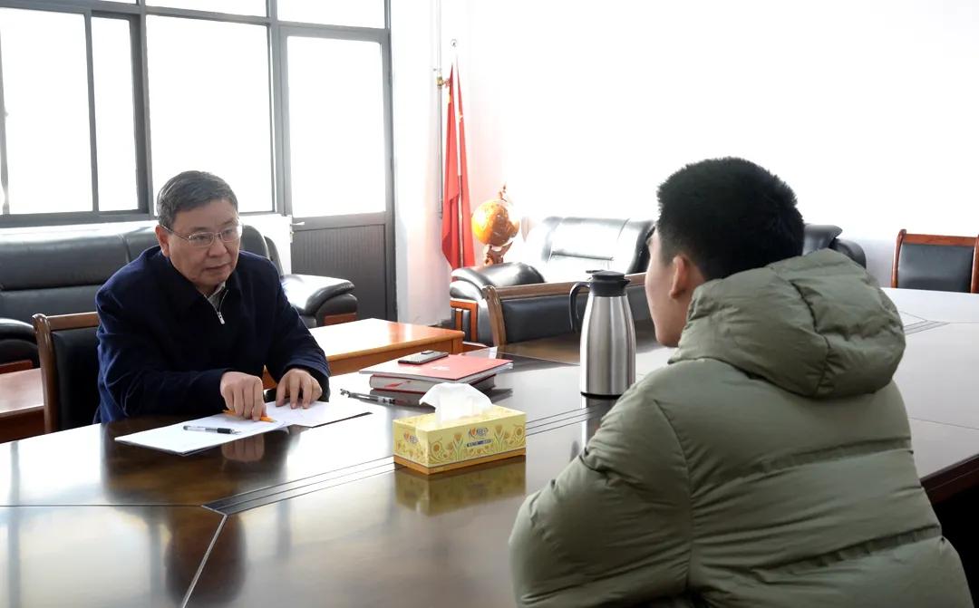 素衣輕拂圓球手持细雨斜风晚更多打一准确生肖的全面释义、解释与落实、综合解答解释落实